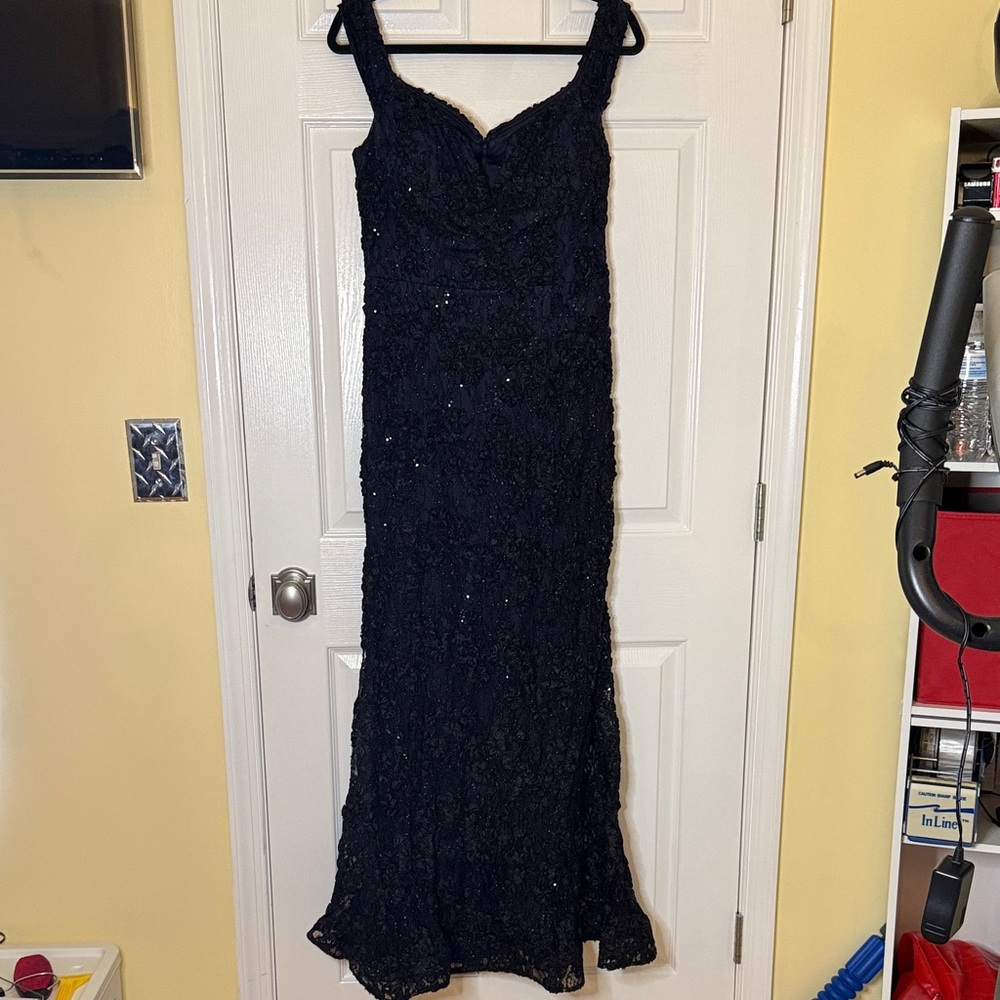 Chic Deep Navy Blue & Black Lace Formal Gown